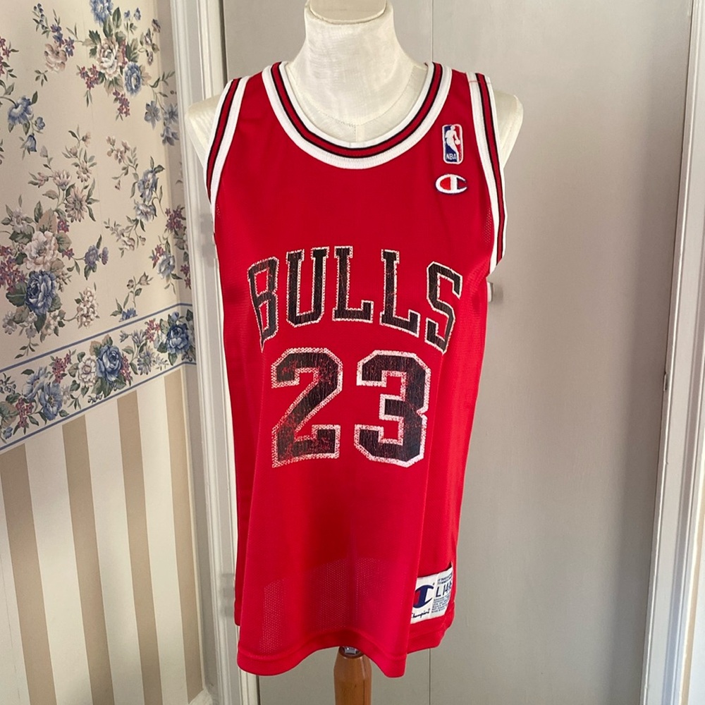 Michael Jordan #23 Chicago Bulls jersey, Youth Large.
